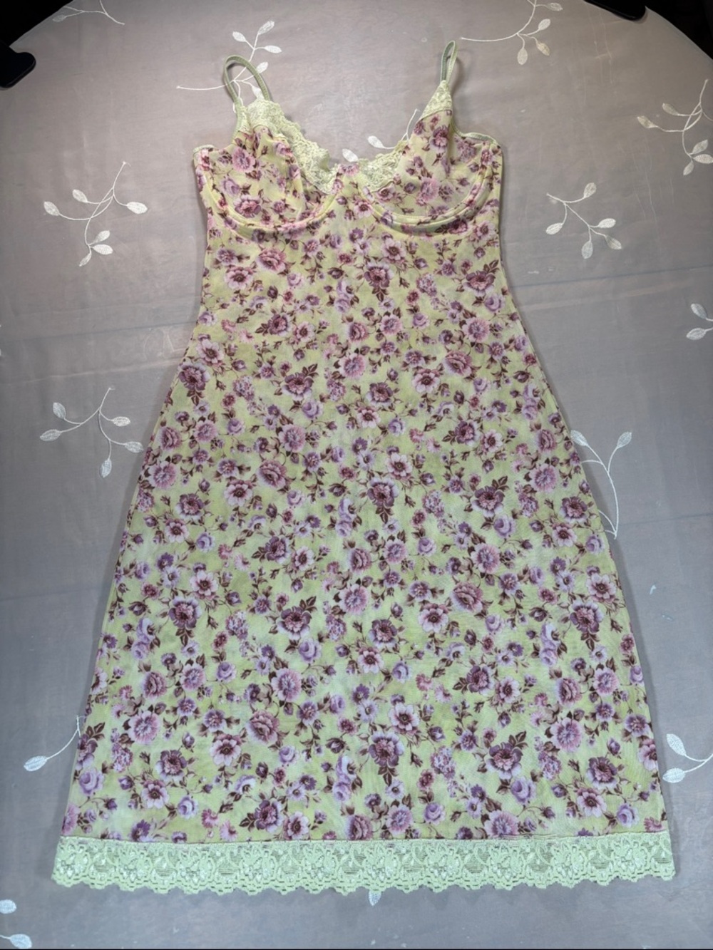 Lilac Floral Lace Trim Slip Dress in Pale Green Lingerie Woman Sz M transparent